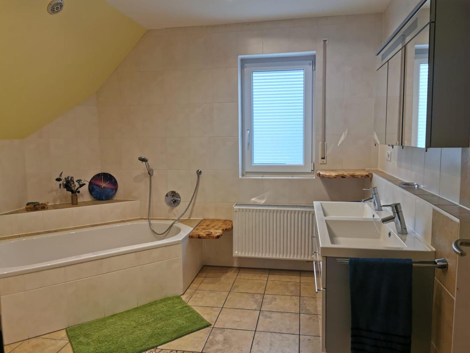 Gaestehaus Zum Gesundheitszentrum Matz Sulzdorf an der Lederhecke Esterno foto