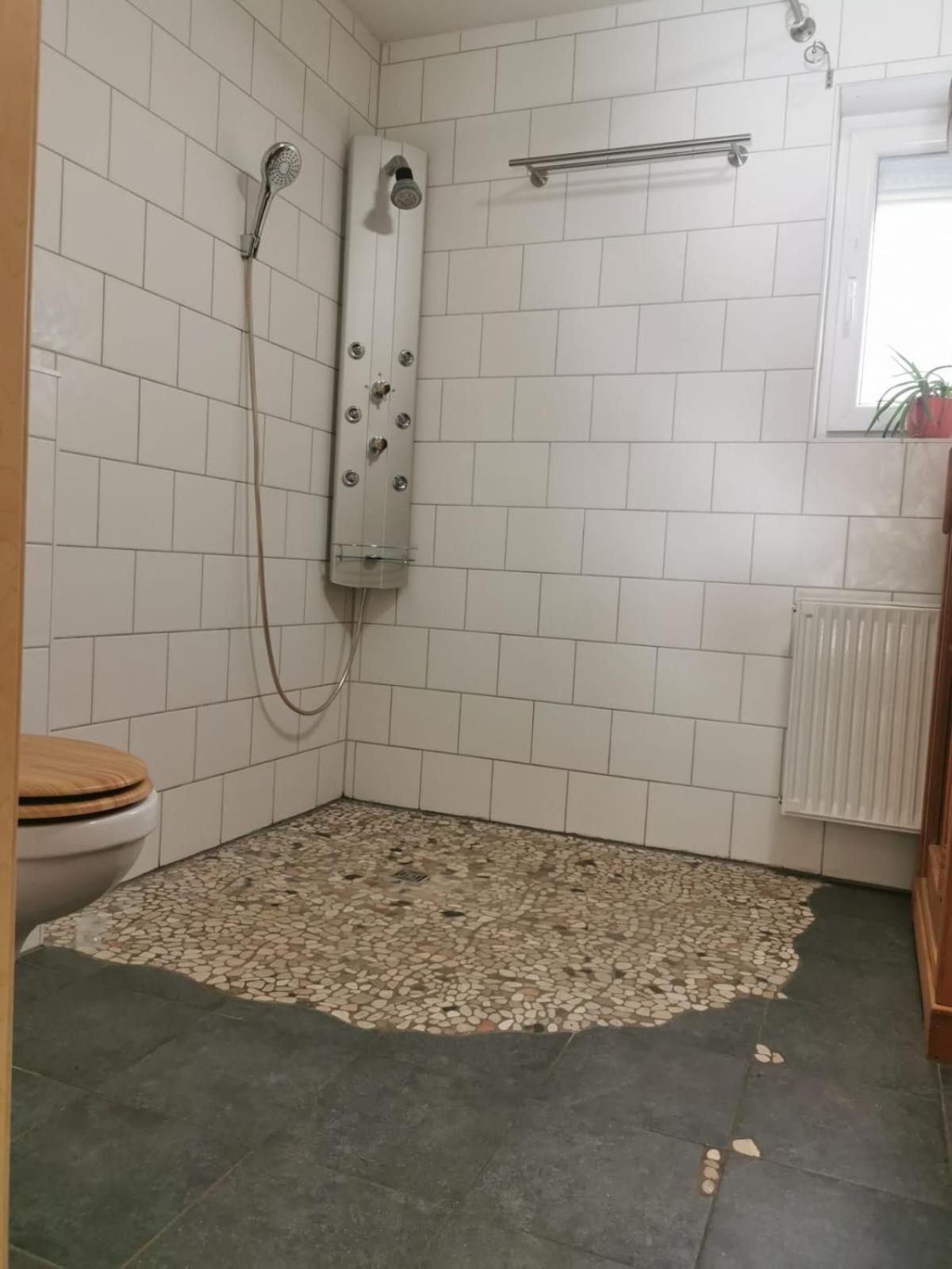 Gaestehaus Zum Gesundheitszentrum Matz Sulzdorf an der Lederhecke Esterno foto